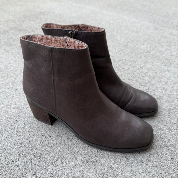 Lucky Brand Malvelia Brown Leather Stack Heel Size 7.5 Zip Booties Boots Ankle - Picture 1 of 13
